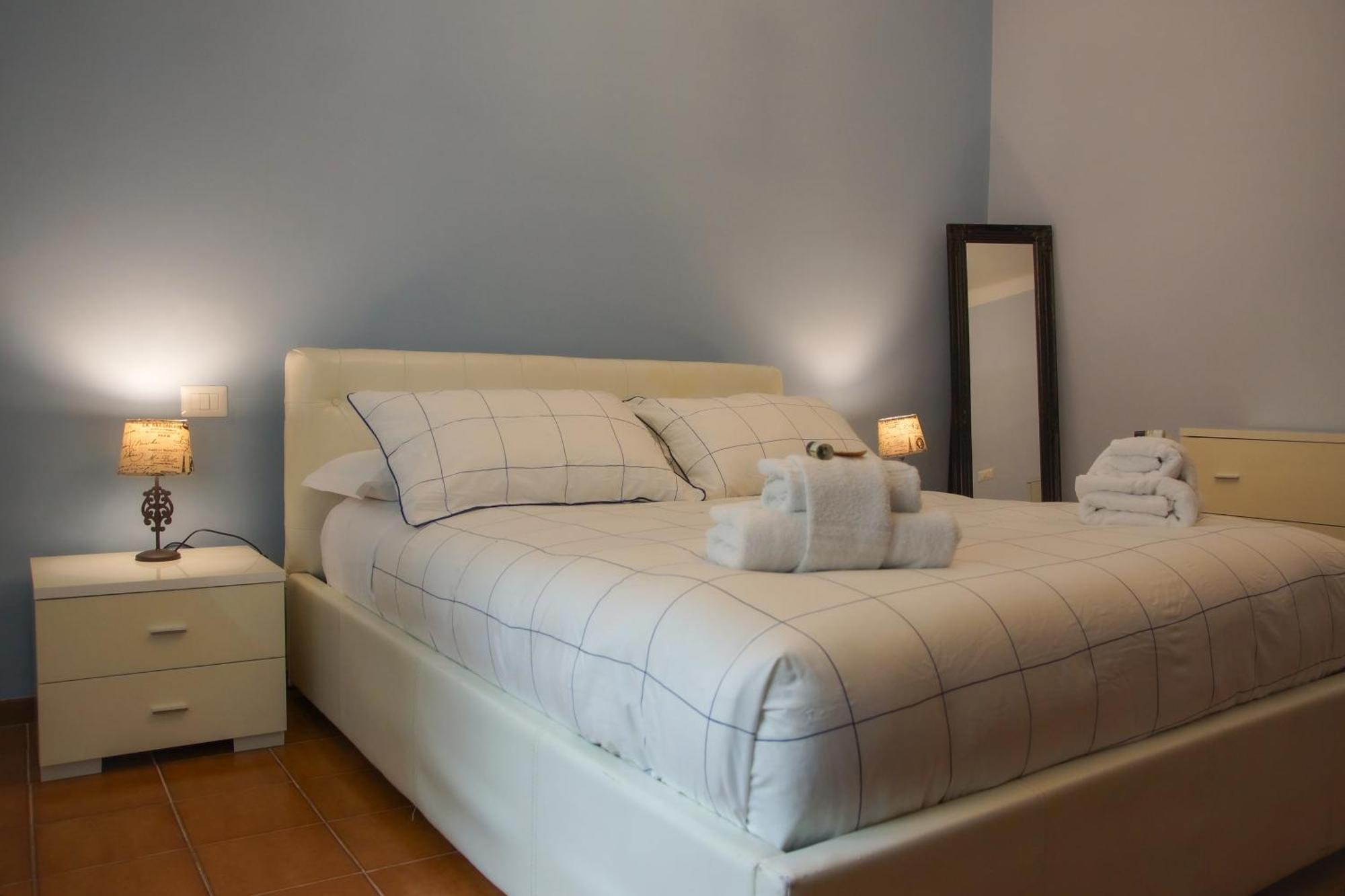 Family'S Apartment Trastevere Рим Екстериор снимка