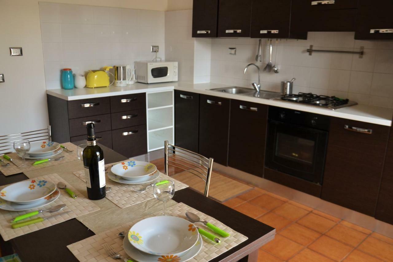 Family'S Apartment Trastevere Рим Екстериор снимка